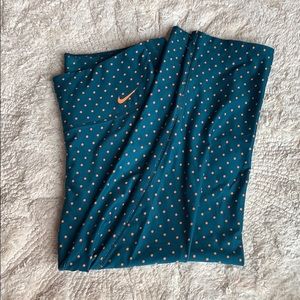Nike Dry Fit Capri leggings polka dot